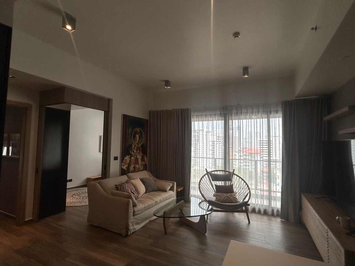 For RentCondoSukhumvit, Asoke, Thonglor : !! Beautiful room for rent, Condo The Lofts Asoke, near MRT Phetchaburi.
