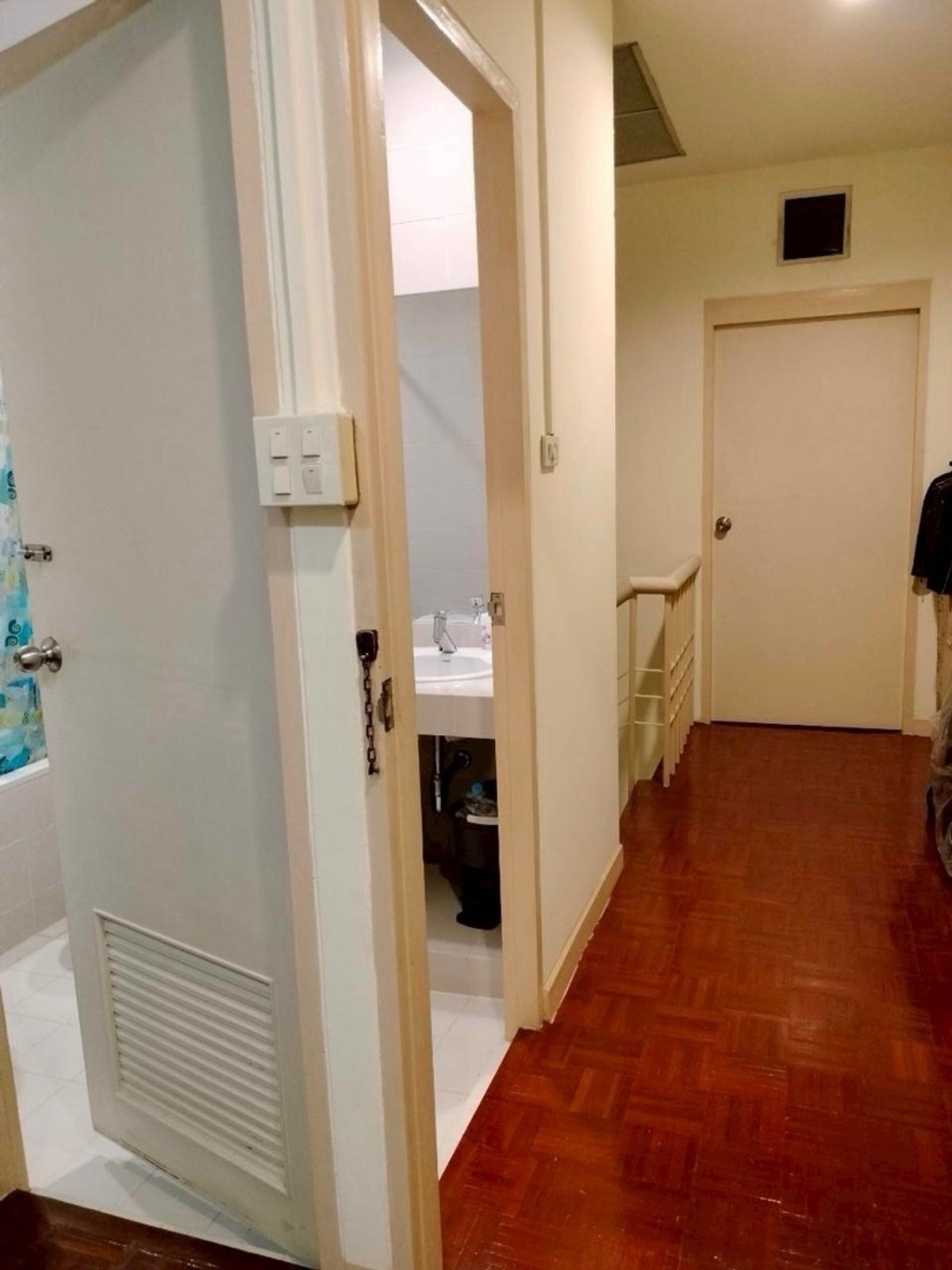 ขายทาวน์โฮมโชคชัย4 ลาดพร้าว71 : 🔸ขายทาวเฮ้าส์ 3 ชั้น ทำเลดีมาก โครงสร้างแข็งแรง พร้อมอยู่ #เกตุนุติการ์เด้น #ลาดพร้าว71 #นาคนิวาส 