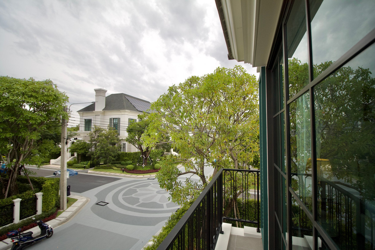 HouseBangna, Bearing, Lasalle : Setthasiri Bangna Km.10 Corner Plot Luxury Home Next to Clubhouse Please call: 082-894-4624