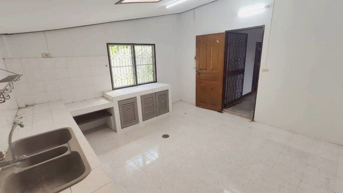 HouseNakhon Nayok : For rent, one-story house in Nakhon Nayok, near Chulachomklao Royal Military Academy (C.P.R.), vacation home style, 74 sq m., located before the waterfall, Phrommani Subdistrict, Mueang District, size 3 bedrooms, 2 bathrooms.