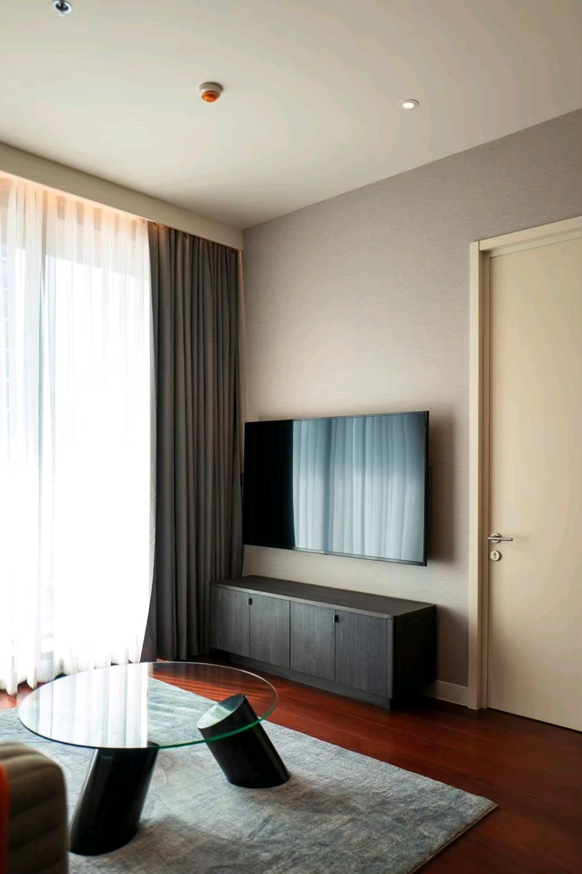 ให้เช่าคอนโดสุขุมวิท อโศก ทองหล่อ : 📌For RENT เช่า | Khun by Yoo - 2BR (80 sqm) 100,000 THB