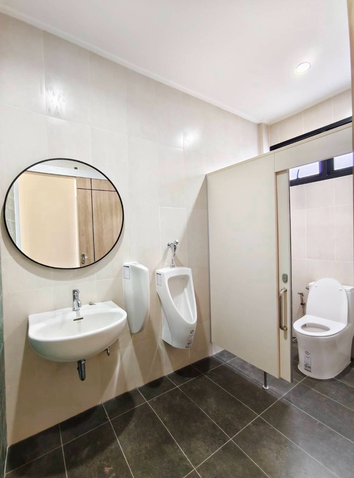 For RentShop HouseChokchai 4, Ladprao 71, Ladprao 48, : New 4-story commercial building for rent, next to Chokchai 4 Road (rent only floors 1–2)