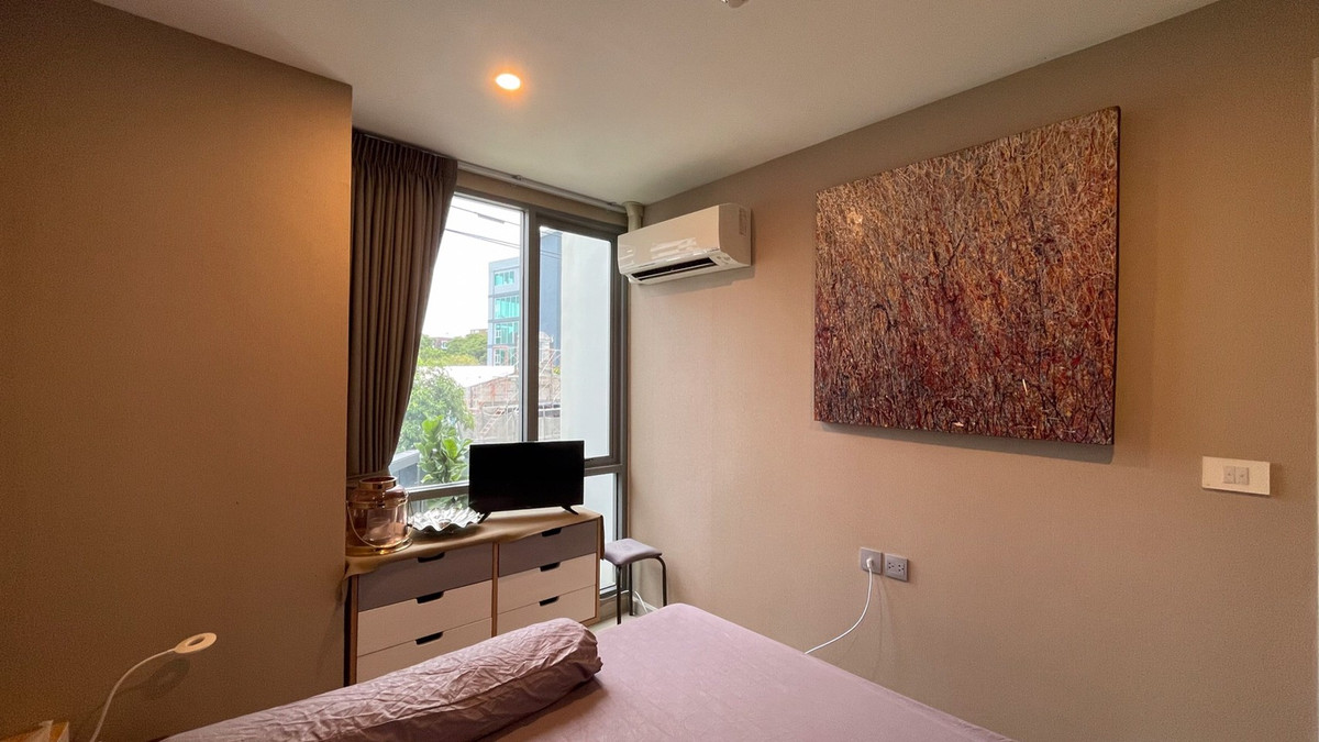 For RentCondoOnnut, Udomsuk : Sign Condo Sukhumvit 50, beautiful corner room, fully furnished, ready to move in. There is a shuttle to BTS.