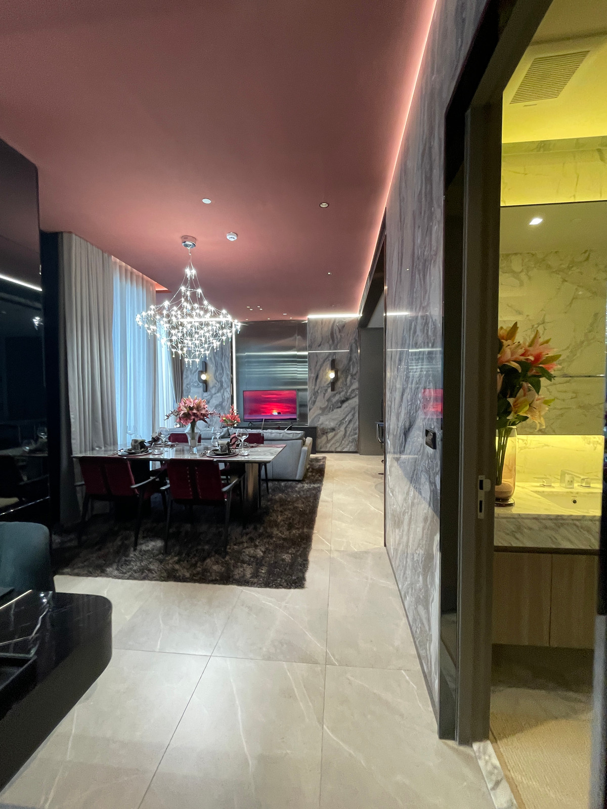 For SaleCondoSukhumvit, Asoke, Thonglor : Condo for sale, best price! Hyde Heritage Thonglor, 36th floor, beautiful view, north, panoramic city view, 3 bedrooms, fully furnished, ready to move in, usable area 136 sq m. Super Luxury Condo, next to Sukhumvit, near BTS Thonglor.