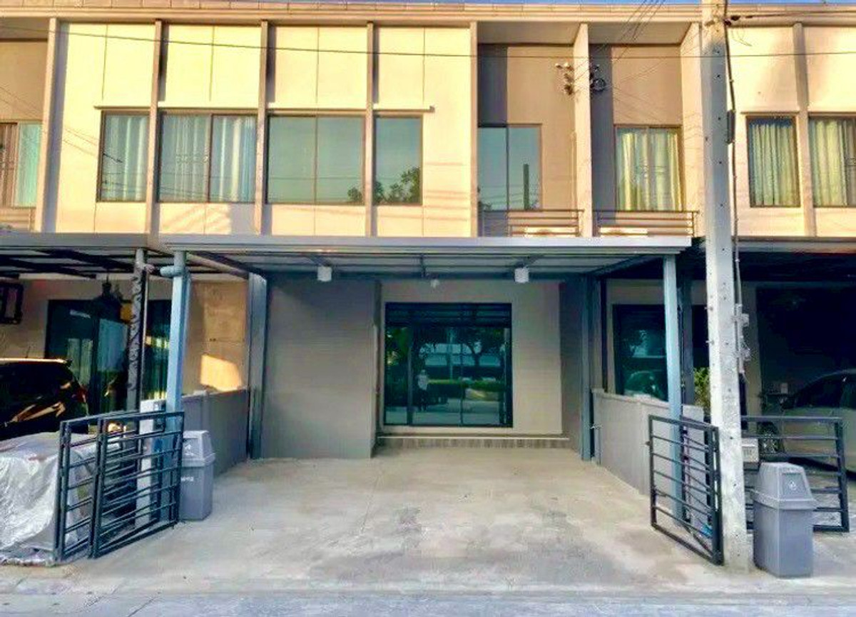 For SaleTownhomePattanakan, Srinakarin : 2-story townhome for sale, Pleno Village, Rama 9 - Krungthep Kreetha, Phase 1, next to Kanchanaphisek Ring Road, area 27.3 square meters, 3 bedrooms, Soi Kanchanaphisek 25, Intersection 1, Saphan Sung Subdistrict, Saphan Sung District, Bangkok