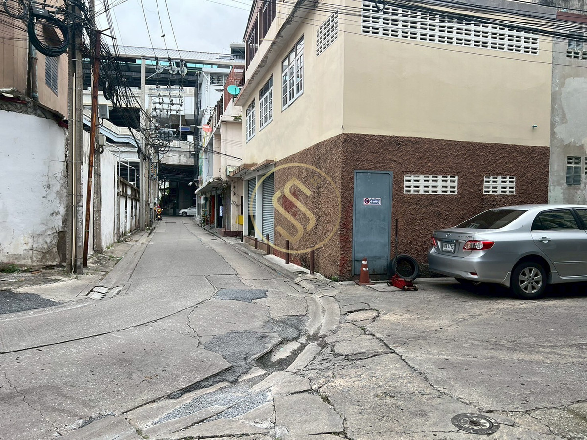 ให้เช่าอาคารพาณิชย์ท่าพระ ตลาดพลู วุฒากาศ : ให้เช่าด่วน อาคารพาณิชย์ 3 ชั้น 7 คูหาห่าง MRTจรัญ13  เพียง 100 เมตร ในชุมชนใกล้ตลาด 