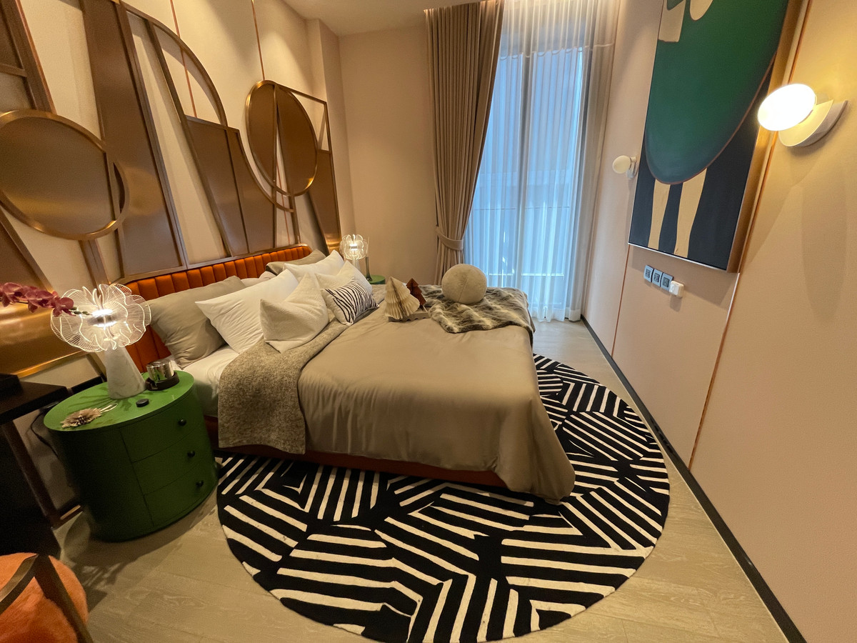 For SaleCondoSukhumvit, Asoke, Thonglor : Condo for sale, best price! Hyde Heritage Thonglor, 36th floor, beautiful view, north, panoramic city view, 3 bedrooms, fully furnished, ready to move in, usable area 136 sq m. Super Luxury Condo, next to Sukhumvit, near BTS Thonglor.