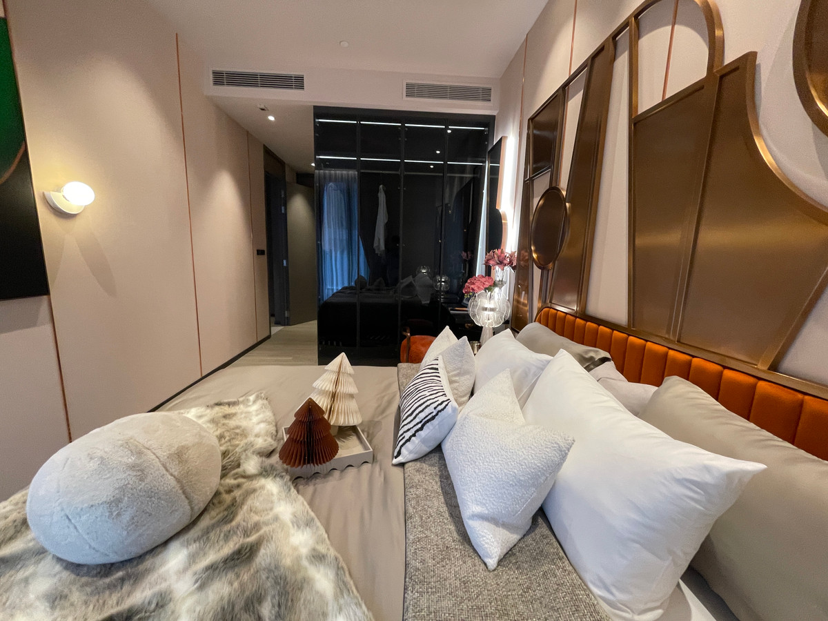 For SaleCondoSukhumvit, Asoke, Thonglor : Condo for sale, best price! Hyde Heritage Thonglor, 36th floor, beautiful view, north, panoramic city view, 3 bedrooms, fully furnished, ready to move in, usable area 136 sq m. Super Luxury Condo, next to Sukhumvit, near BTS Thonglor.