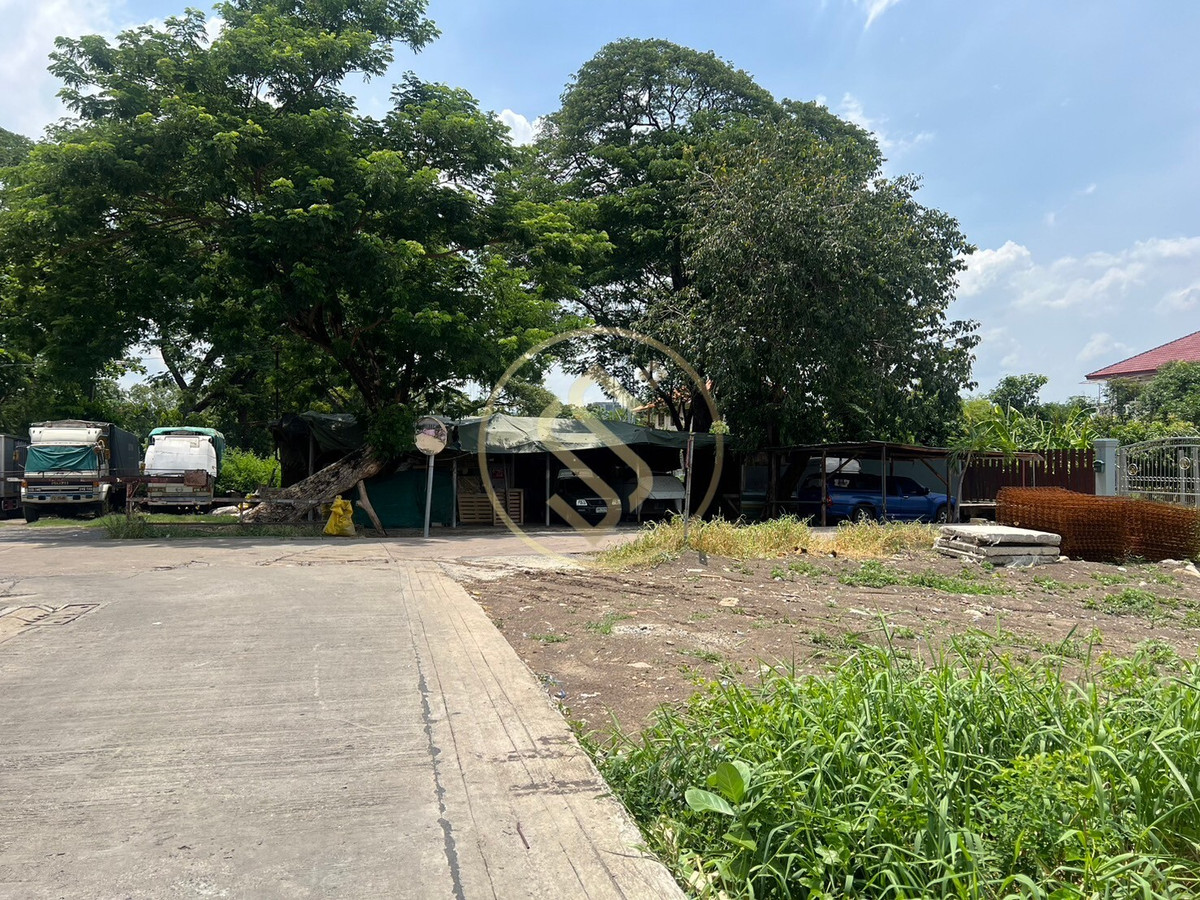 ให้เช่าที่ดินเสรีไทย-นิด้า : ให้เช่าด่วน ที่ดินในซอยเสรีไทย 50 เเยก 3 ที่ดินเปล่า  2 ไร่ 33 ตรว. ติดคลองยาวบรรยากาศดี ใกล้ท่าเรือหลอแหล ติดโรงเรียนคันนายาว