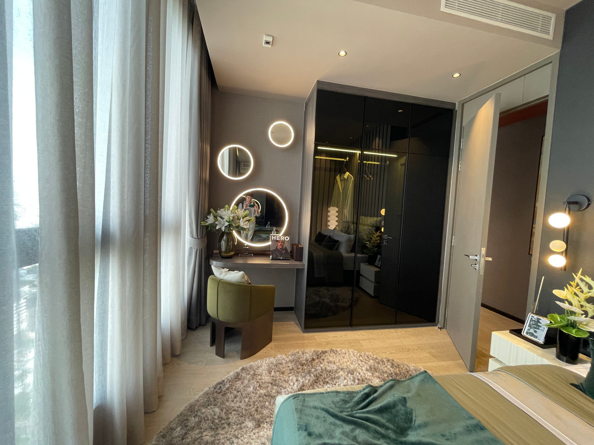 For SaleCondoSukhumvit, Asoke, Thonglor : Condo for sale, best price! Hyde Heritage Thonglor, 36th floor, beautiful view, north, panoramic city view, 3 bedrooms, fully furnished, ready to move in, usable area 136 sq m. Super Luxury Condo, next to Sukhumvit, near BTS Thonglor.