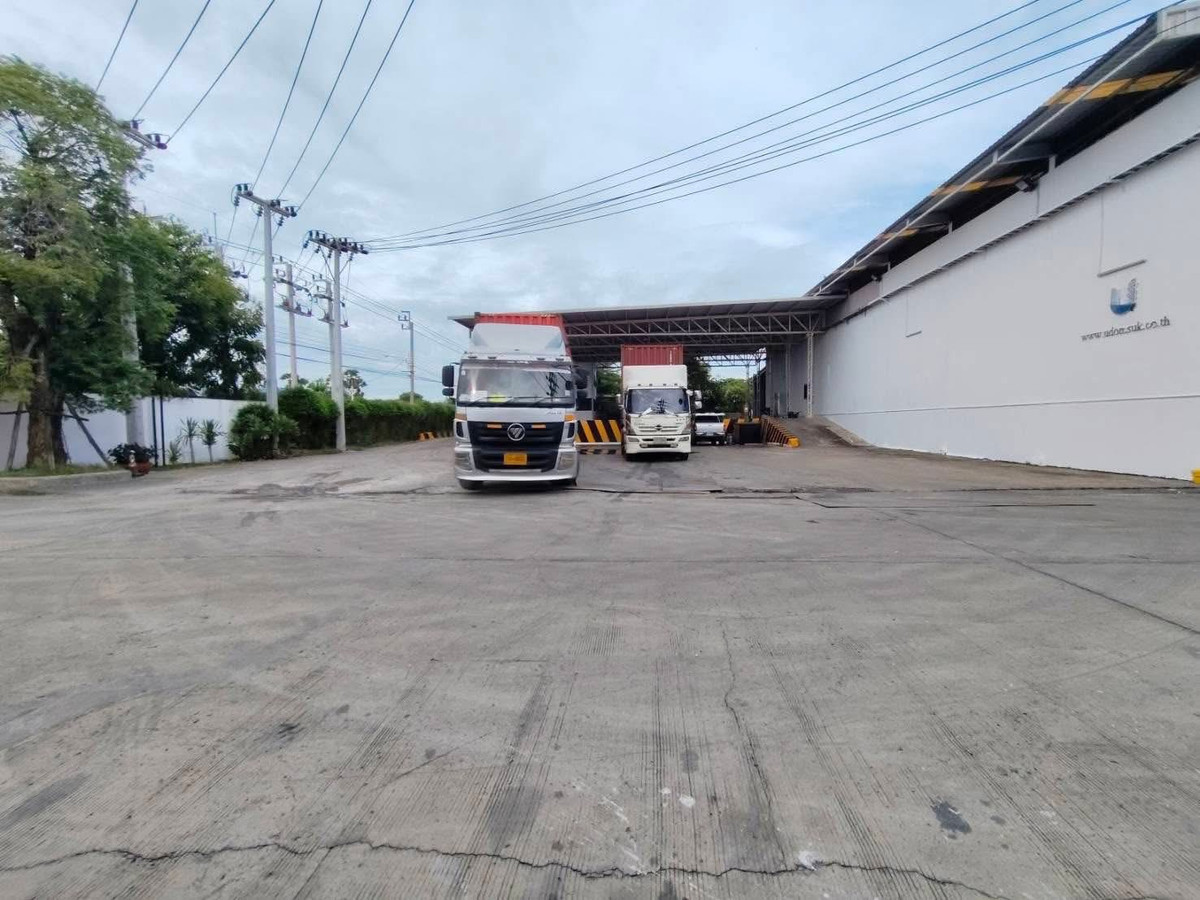 ให้เช่าโรงงานนนทบุรี บางใหญ่ บางบัวทอง : ให้เช่าโรงงาน โกดัง เขตฟรีโซน พื้นที่ใช้สอย 2,480 ตรม. ทำเล คลองข่อย ปากเกร็ด บางบัวทอง พร้อมใบ รง.4  รองรับน้ำหนัก 3,500 กก. / ตารางเมตร 