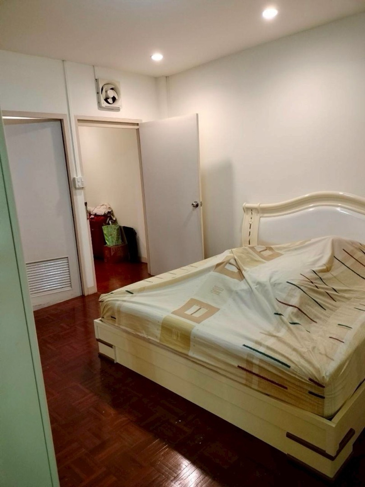 ขายทาวน์โฮมโชคชัย4 ลาดพร้าว71 : 🔸ขายทาวเฮ้าส์ 3 ชั้น ทำเลดีมาก โครงสร้างแข็งแรง พร้อมอยู่ #เกตุนุติการ์เด้น #ลาดพร้าว71 #นาคนิวาส 