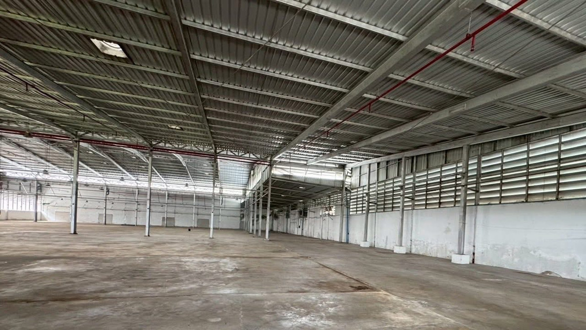 ให้เช่าโรงงานนนทบุรี บางใหญ่ บางบัวทอง : ให้เช่าโรงงาน โกดัง เขตฟรีโซน พื้นที่ใช้สอย 2,480 ตรม. ทำเล คลองข่อย ปากเกร็ด บางบัวทอง พร้อมใบ รง.4  รองรับน้ำหนัก 3,500 กก. / ตารางเมตร 