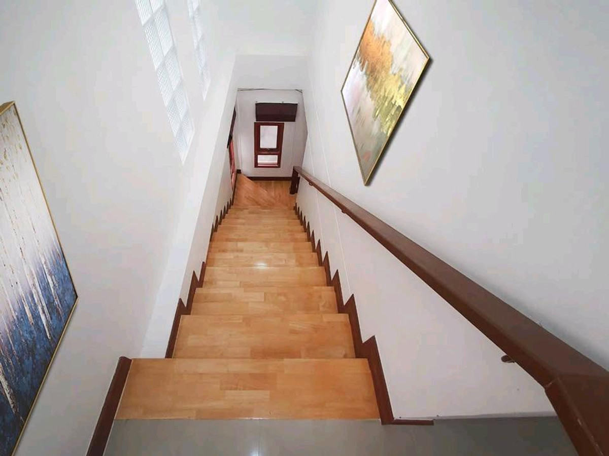 ให้เช่าบ้านลาดพร้าว เซ็นทรัลลาดพร้าว : ให้เช่าบ้านเดี่ยว2ชั้น  6 ห้องนอน 7 ห้องน้ำ แอร์ 8 ตัว แบ่งโซนอยู่อาศัยและทำงาน ทำเลจตุจักร ใกล้เซนทรัลลาดพร้าว