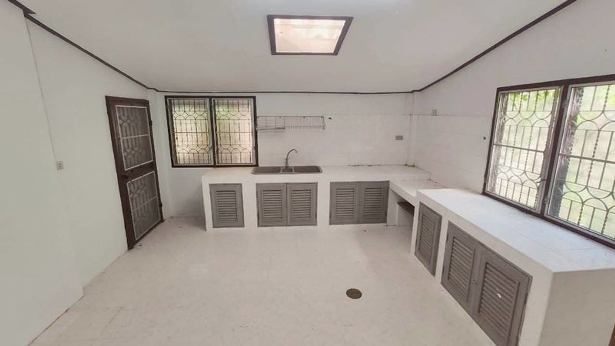 HouseNakhon Nayok : For rent, one-story house in Nakhon Nayok, near Chulachomklao Royal Military Academy (C.P.R.), vacation home style, 74 sq m., located before the waterfall, Phrommani Subdistrict, Mueang District, size 3 bedrooms, 2 bathrooms.