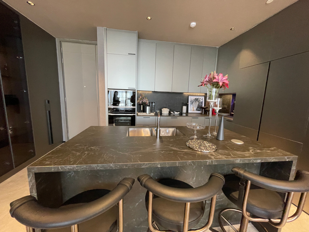 For SaleCondoSukhumvit, Asoke, Thonglor : Condo for sale, best price! Hyde Heritage Thonglor, 36th floor, beautiful view, north, panoramic city view, 3 bedrooms, fully furnished, ready to move in, usable area 136 sq m. Super Luxury Condo, next to Sukhumvit, near BTS Thonglor.