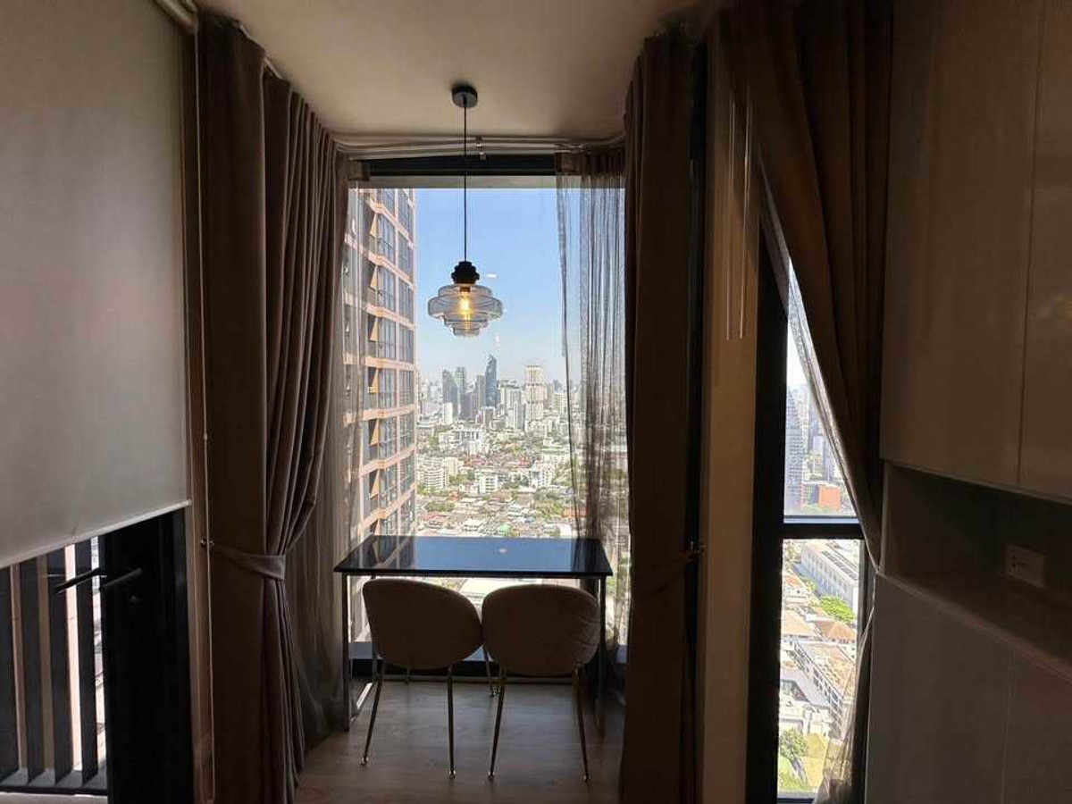 For RentCondoSukhumvit, Asoke, Thonglor : 💎 GT16178 | Condo Oka Haus Sukhumvit 36, convenient travel, has a shuttle, beautiful room, fully furnished, ready to move in!!