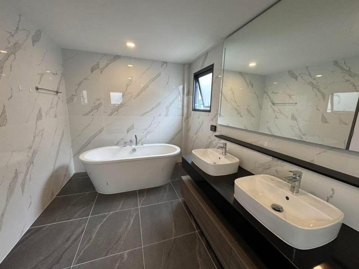 HouseBangna, Bearing, Lasalle : The City Bangna Luxury Corner Detached Home on Main Road near Mega Bangna Please call: 062-496-6454