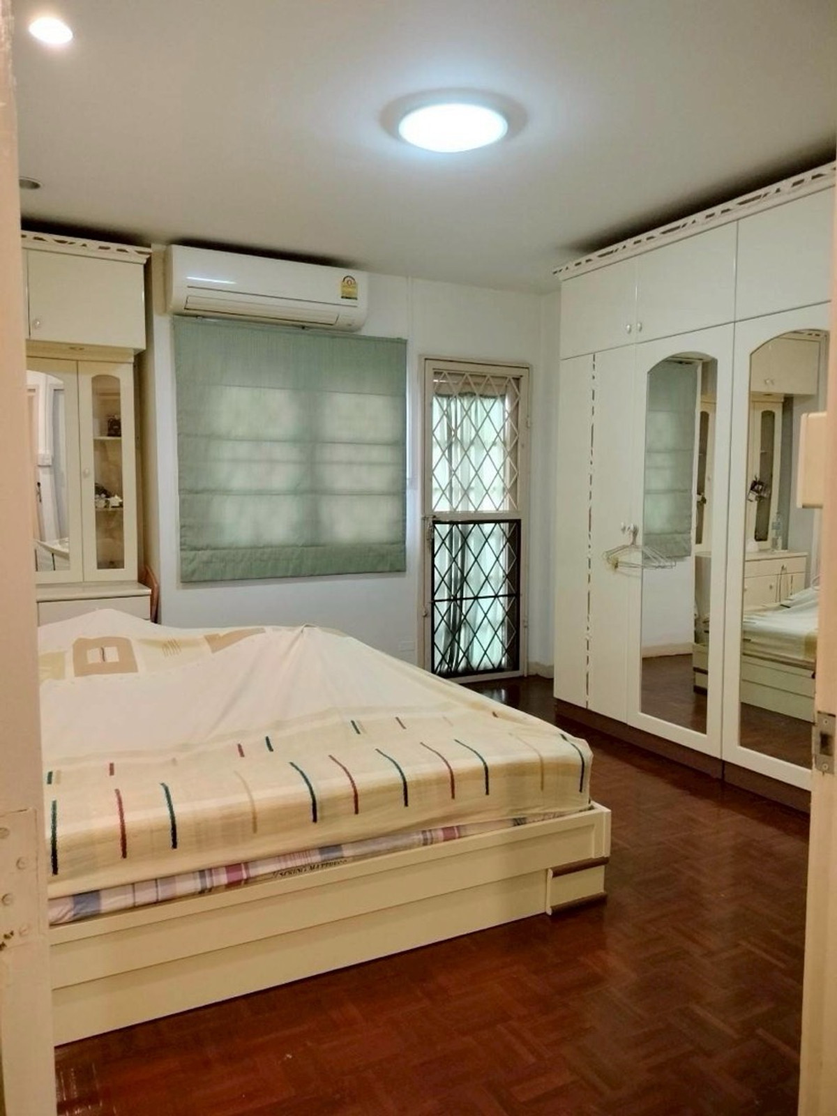 ขายทาวน์โฮมโชคชัย4 ลาดพร้าว71 : 🔸ขายทาวเฮ้าส์ 3 ชั้น ทำเลดีมาก โครงสร้างแข็งแรง พร้อมอยู่ #เกตุนุติการ์เด้น #ลาดพร้าว71 #นาคนิวาส 