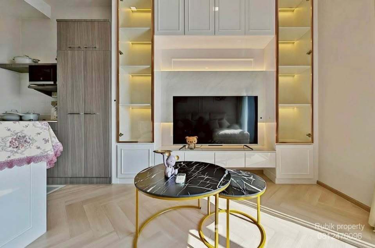 For RentCondoSukhumvit, Asoke, Thonglor : 🏙️ For rent Noble Reveal Ekkamai 📍 Only 200 meters from BTS Ekkamai RB487 ✨ Renovated the entire room, Modern Luxury style, fully built-in, ready to move in.