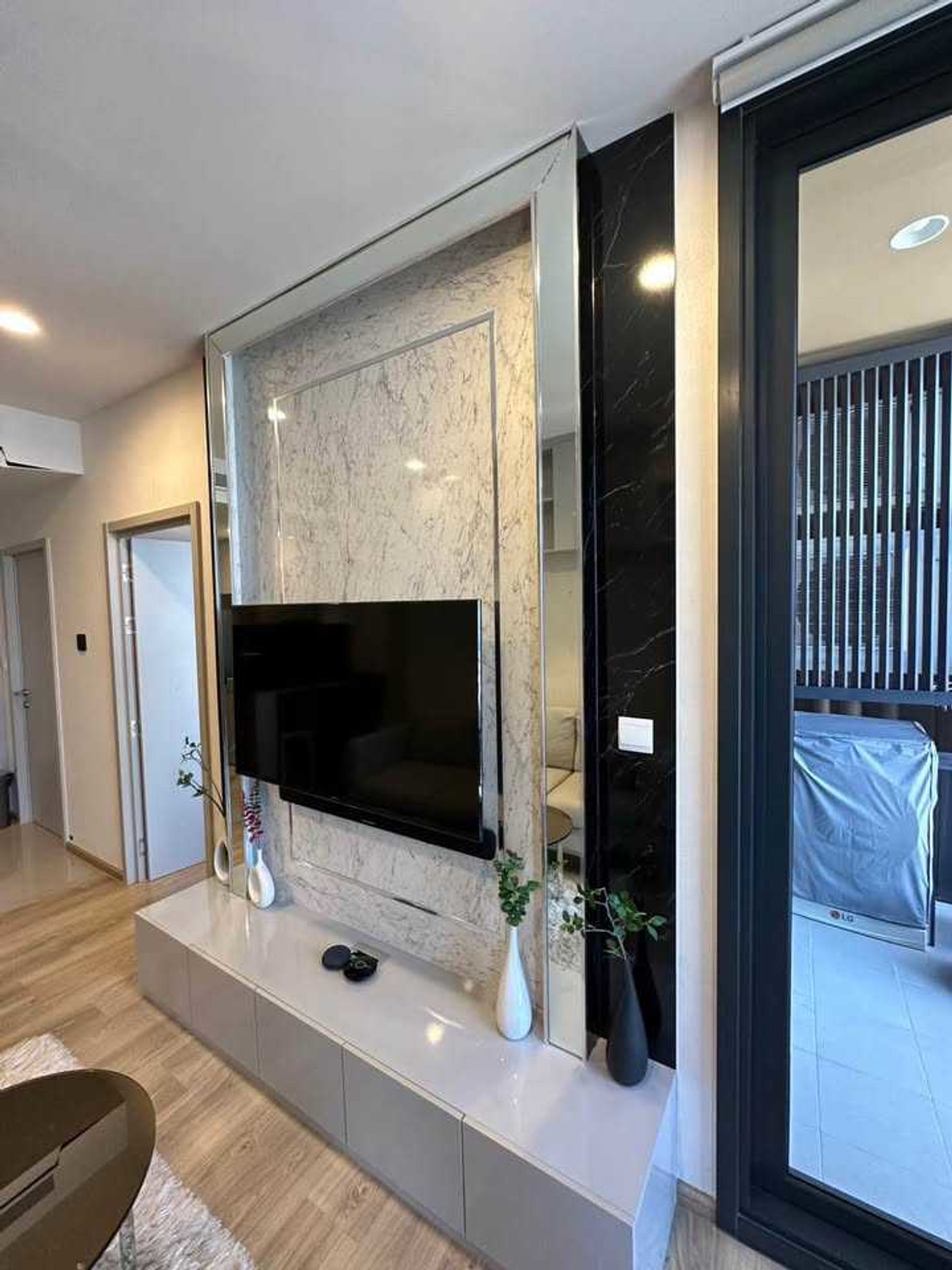 For RentCondoSukhumvit, Asoke, Thonglor : 💎 GT16178 | Condo Oka Haus Sukhumvit 36, convenient travel, has a shuttle, beautiful room, fully furnished, ready to move in!!