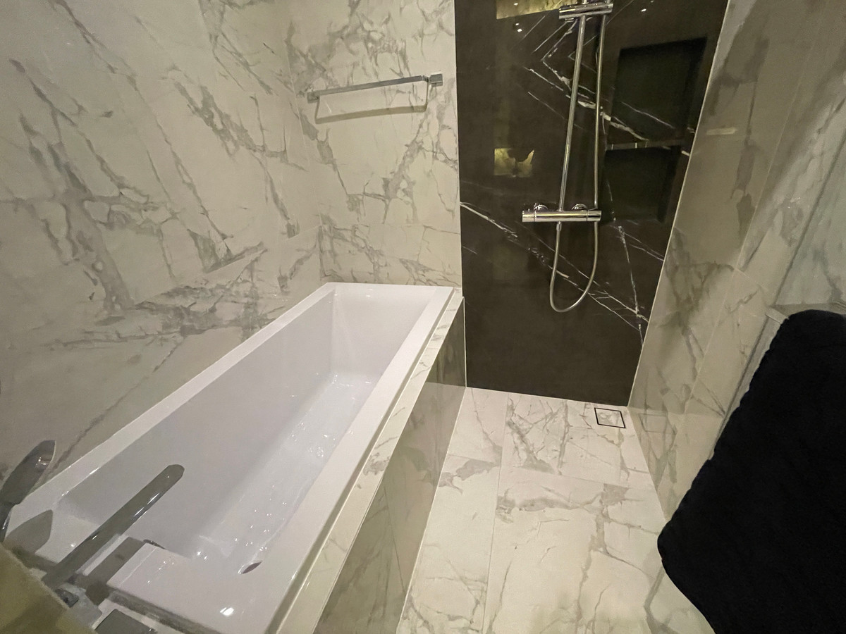 For SaleCondoSukhumvit, Asoke, Thonglor : Condo for sale, best price! Hyde Heritage Thonglor, 36th floor, beautiful view, north, panoramic city view, 3 bedrooms, fully furnished, ready to move in, usable area 136 sq m. Super Luxury Condo, next to Sukhumvit, near BTS Thonglor.