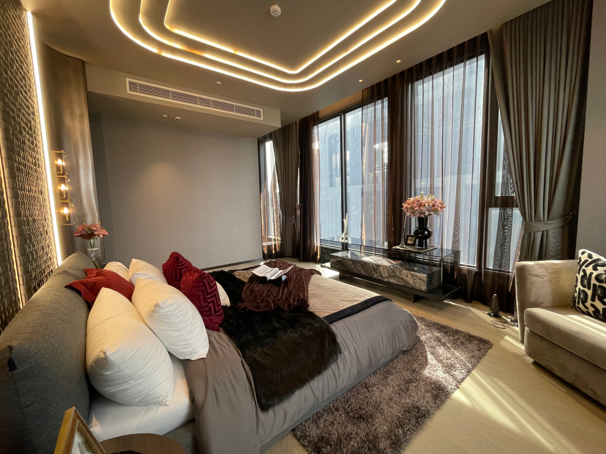 For SaleCondoSukhumvit, Asoke, Thonglor : Condo for sale, best price! Hyde Heritage Thonglor, 36th floor, beautiful view, north, panoramic city view, 3 bedrooms, fully furnished, ready to move in, usable area 136 sq m. Super Luxury Condo, next to Sukhumvit, near BTS Thonglor.