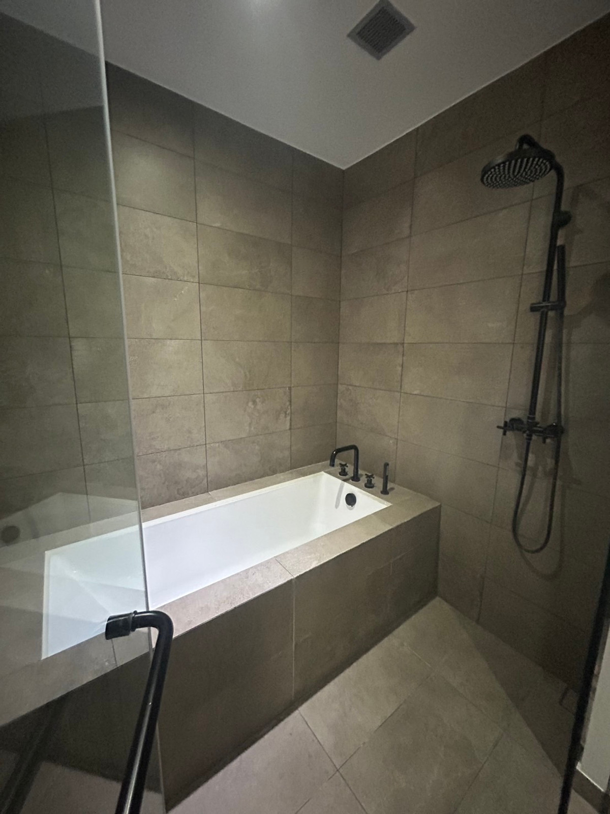 For RentCondoSukhumvit, Asoke, Thonglor : !! Beautiful room for rent, Condo The Lofts Asoke, near MRT Phetchaburi.