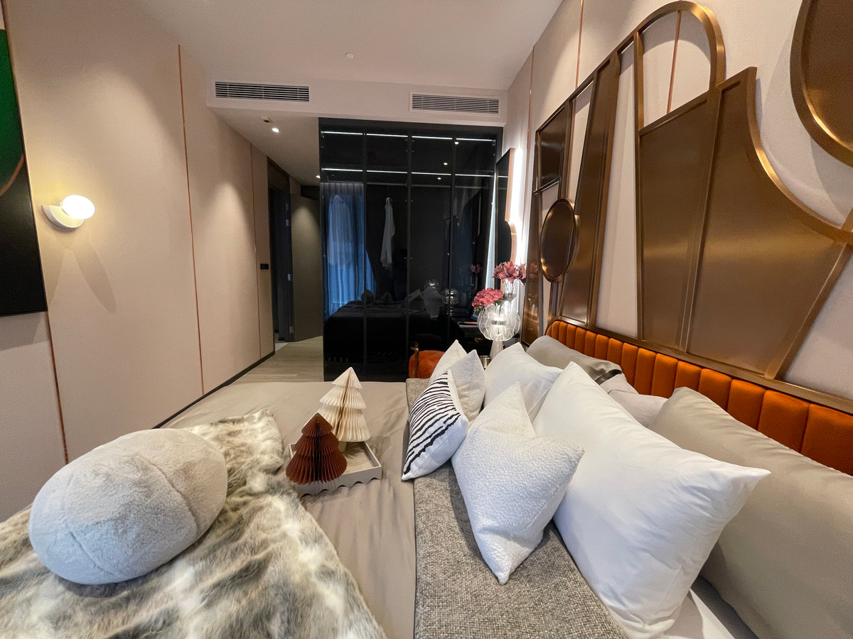 For SaleCondoSukhumvit, Asoke, Thonglor : Condo for sale, best price! Hyde Heritage Thonglor, 36th floor, beautiful view, north, panoramic city view, 3 bedrooms, fully furnished, ready to move in, usable area 136 sq m. Super Luxury Condo, next to Sukhumvit, near BTS Thonglor.