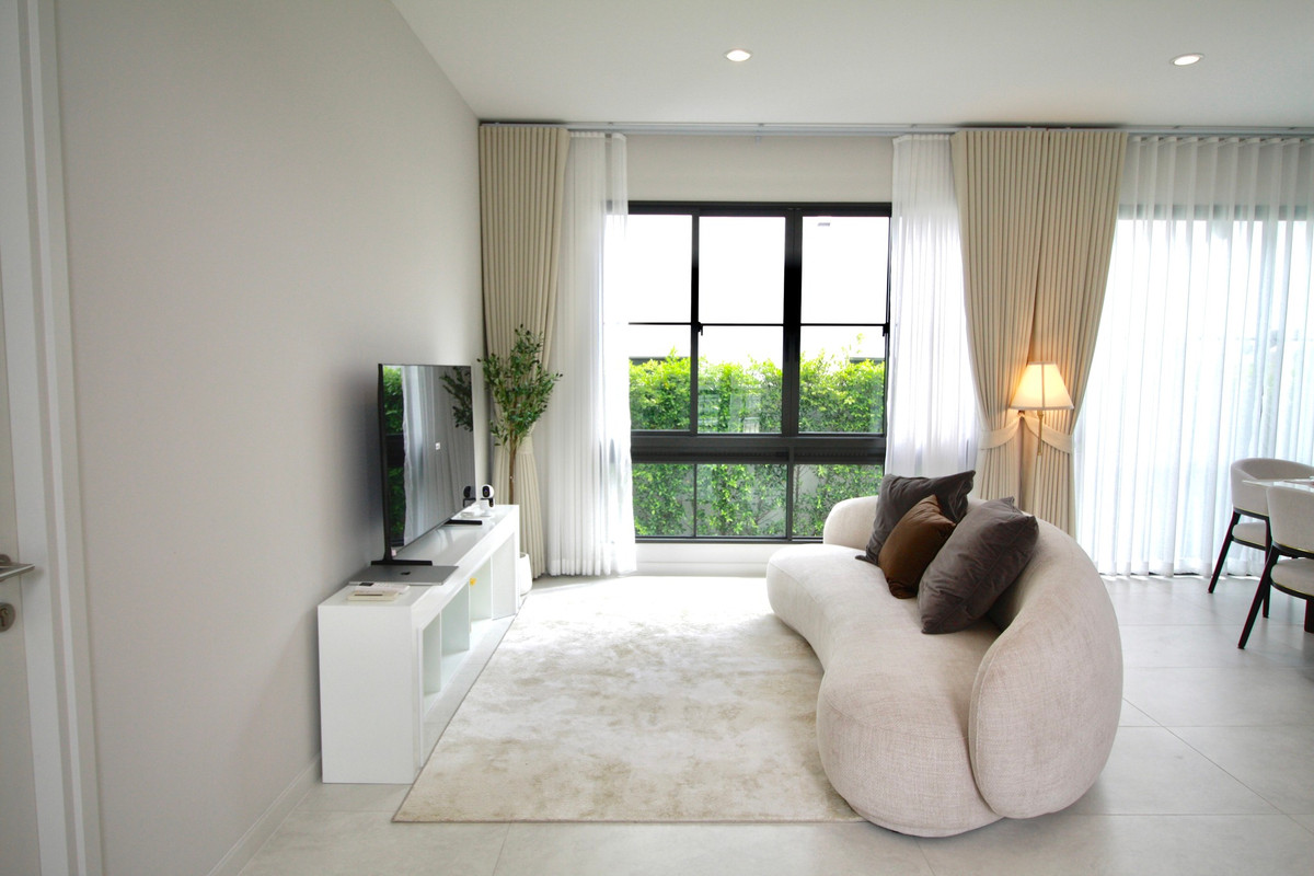 HouseBangna, Bearing, Lasalle : Setthasiri Bangna Km.10 Corner Plot Luxury Home Next to Clubhouse Please call: 082-894-4624