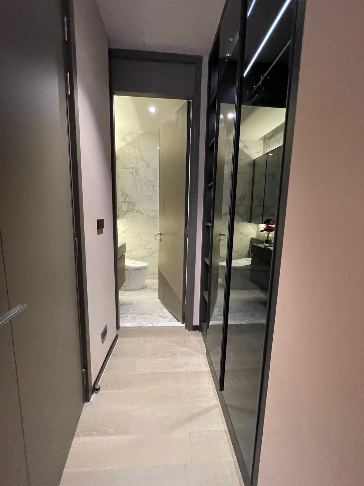 For SaleCondoSukhumvit, Asoke, Thonglor : Condo for sale, best price! Hyde Heritage Thonglor, 36th floor, beautiful view, north, panoramic city view, 3 bedrooms, fully furnished, ready to move in, usable area 136 sq m. Super Luxury Condo, next to Sukhumvit, near BTS Thonglor.