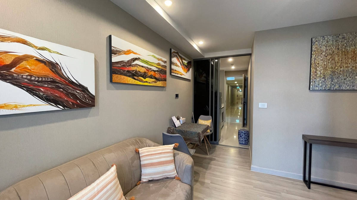 For RentCondoOnnut, Udomsuk : Sign Condo Sukhumvit 50, beautiful corner room, fully furnished, ready to move in. There is a shuttle to BTS.