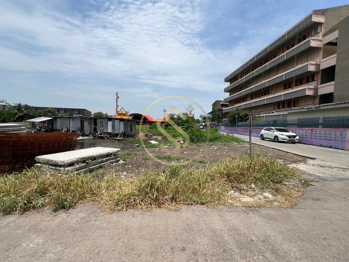 ให้เช่าที่ดินเสรีไทย-นิด้า : ให้เช่าด่วน ที่ดินในซอยเสรีไทย 50 เเยก 3 ที่ดินเปล่า  2 ไร่ 33 ตรว. ติดคลองยาวบรรยากาศดี ใกล้ท่าเรือหลอแหล ติดโรงเรียนคันนายาว