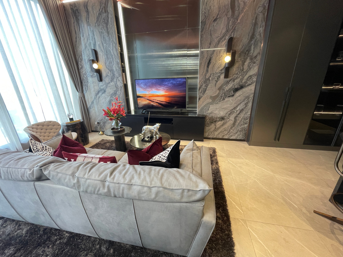 For SaleCondoSukhumvit, Asoke, Thonglor : Condo for sale, best price! Hyde Heritage Thonglor, 36th floor, beautiful view, north, panoramic city view, 3 bedrooms, fully furnished, ready to move in, usable area 136 sq m. Super Luxury Condo, next to Sukhumvit, near BTS Thonglor.