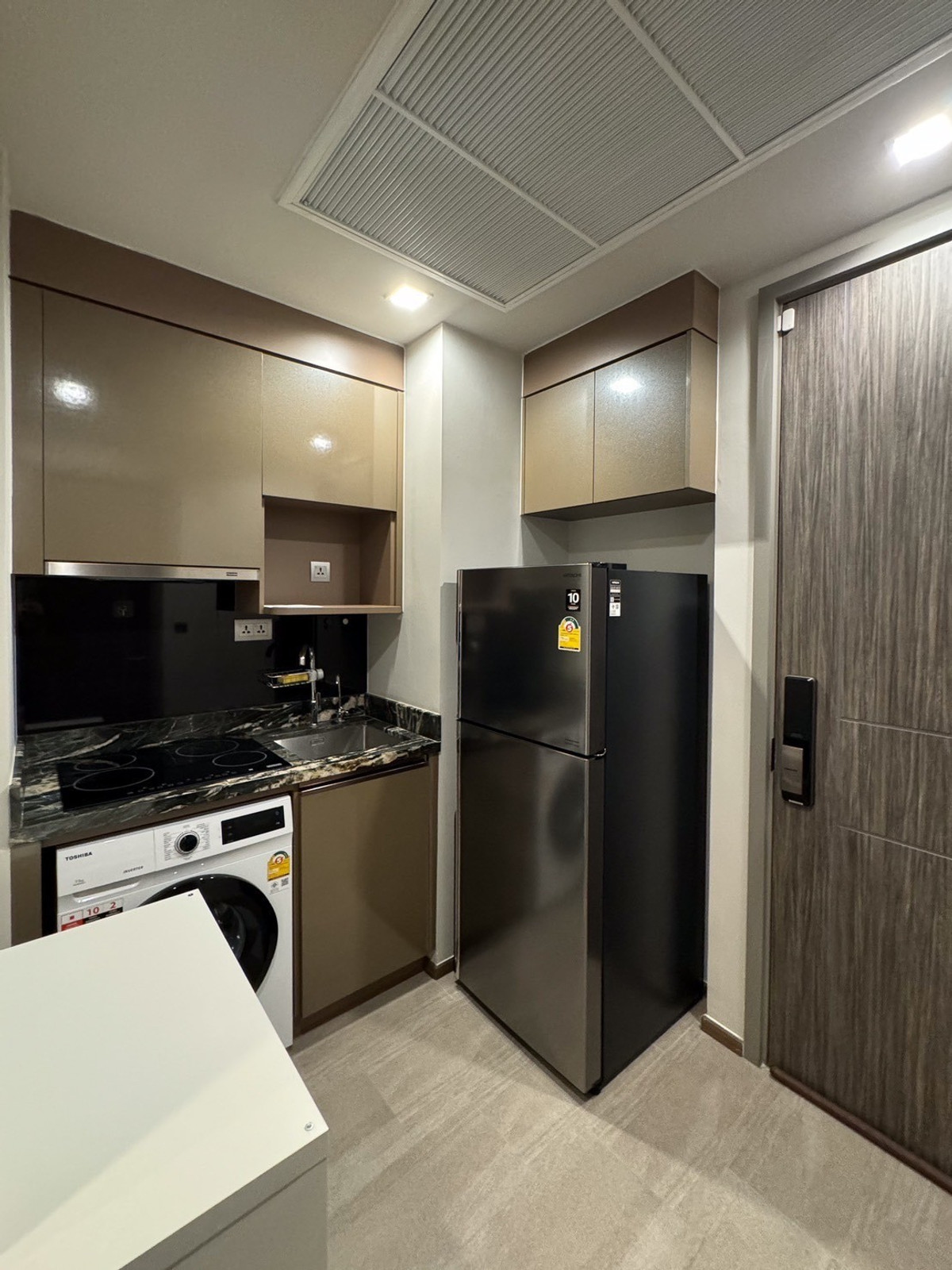 ให้เช่าคอนโดอารีย์ อนุสาวรีย์ : Ideo Q Victory: 47 ตร.ม ชั้น 37(2 ห้องนอน ) ติด BTS ที่ อนุสาวรีย์ชัยฯ ห้องสวย ตรงข้ามรพ.ราชวิถี ม.มหิดล เดินไปรางน้ำ ของกินเยอะมากกก @ไอดีโอ คิว วิคตอรี