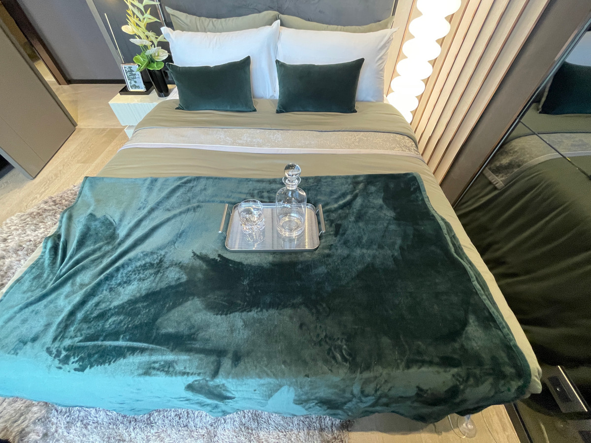 For SaleCondoSukhumvit, Asoke, Thonglor : Condo for sale, best price! Hyde Heritage Thonglor, 36th floor, beautiful view, north, panoramic city view, 3 bedrooms, fully furnished, ready to move in, usable area 136 sq m. Super Luxury Condo, next to Sukhumvit, near BTS Thonglor.