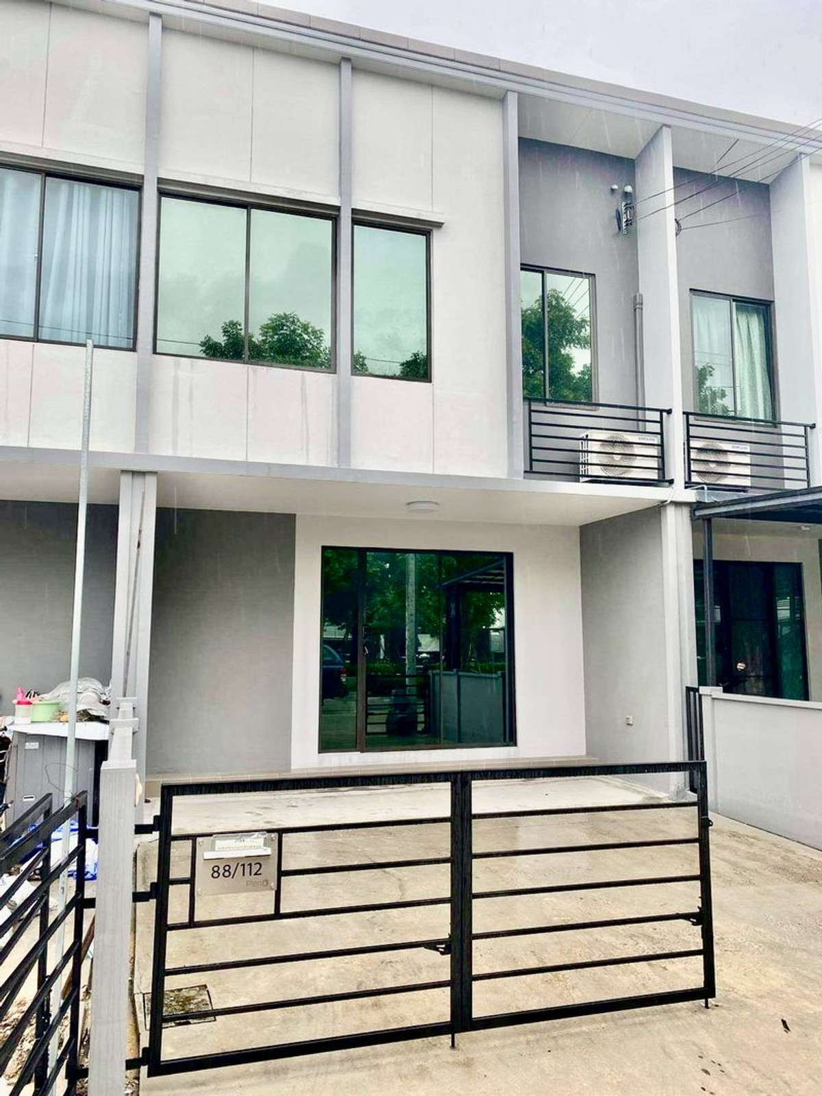 For SaleTownhomePattanakan, Srinakarin : 2-story townhome for sale, Pleno Village, Rama 9 - Krungthep Kreetha, Phase 1, next to Kanchanaphisek Ring Road, area 27.3 square meters, 3 bedrooms, Soi Kanchanaphisek 25, Intersection 1, Saphan Sung Subdistrict, Saphan Sung District, Bangkok