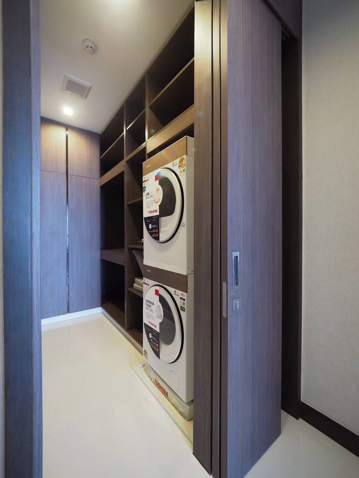 For RentCondoNana, North Nana,Sukhumvit13, Soi Nana : !! Beautiful room for rent, Condo Q1 Sukhumvit, near BTS Nana.