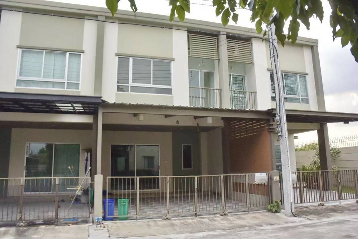 ให้เช่าทาวน์โฮมพระราม 5 ราชพฤกษ์ บางกรวย : ให้เช่า ท/ฮ ลุมพินี ราชพฤกษ์-นครอินทร์ ใกล้ The Crystal SB ใกล้ The walk ราชพฤกษ์ ต่อเติมหลังคาหน้าบ้านและหลังบ้านแล้ว