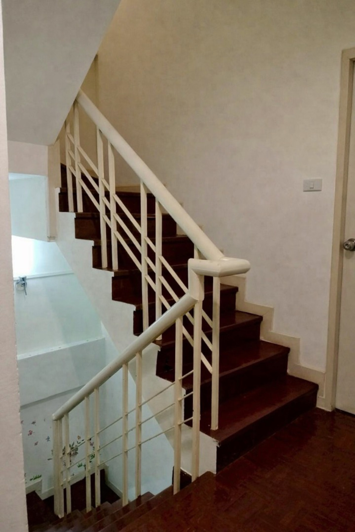 ขายทาวน์โฮมโชคชัย4 ลาดพร้าว71 : 🔸ขายทาวเฮ้าส์ 3 ชั้น ทำเลดีมาก โครงสร้างแข็งแรง พร้อมอยู่ #เกตุนุติการ์เด้น #ลาดพร้าว71 #นาคนิวาส 