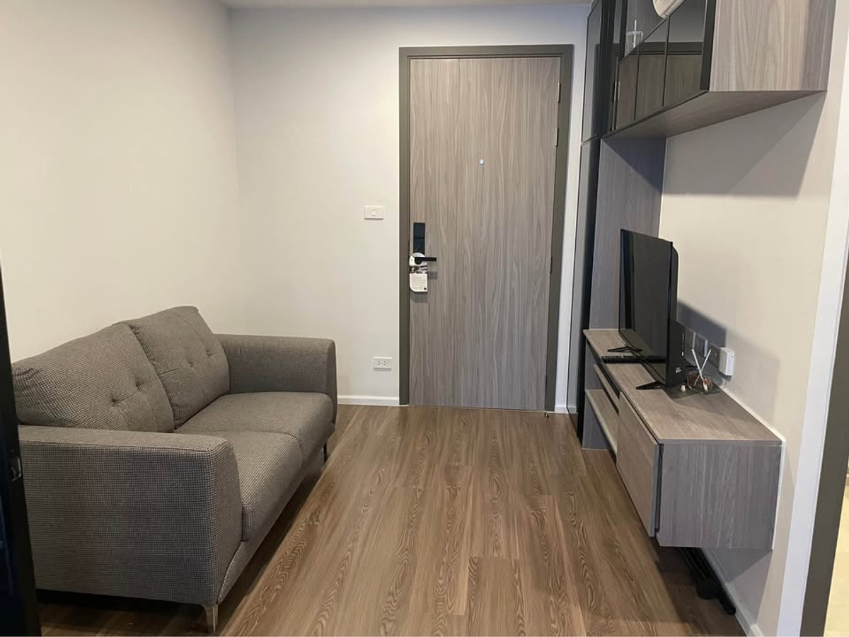 ให้เช่าคอนโดรัชดา ห้วยขวาง :  25 เมตร  ติดรถไฟฟ้า 2 สาย     คอนโดที่เหมาะกับผู้ที่ต้องการเดินทางโดยรถไฟฟ้า  ติดรถไฟฟ้า 2 สาย   ตกแต่งพร้อมเข้าอยู่ เดินทางสะดวก   