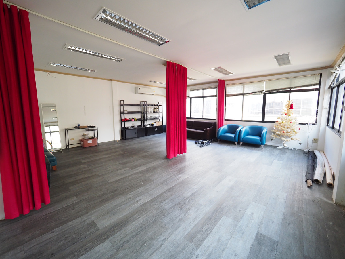 อาคารพาณิชย์สาทร นราธิวาส : ขาย-เช่าอาคารพาณิชย์ขนาด 3 คูหา 4 ชั้น ถนนเจริญราษฎร์ 10