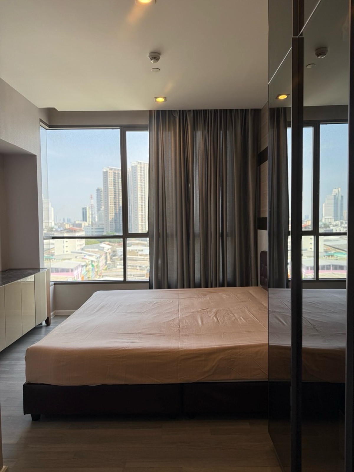 For RentCondoSathorn, Narathiwat : ‼️Available and ready to enter. Newly renovated room THE ROOM SATHORN-ST.LOUIS