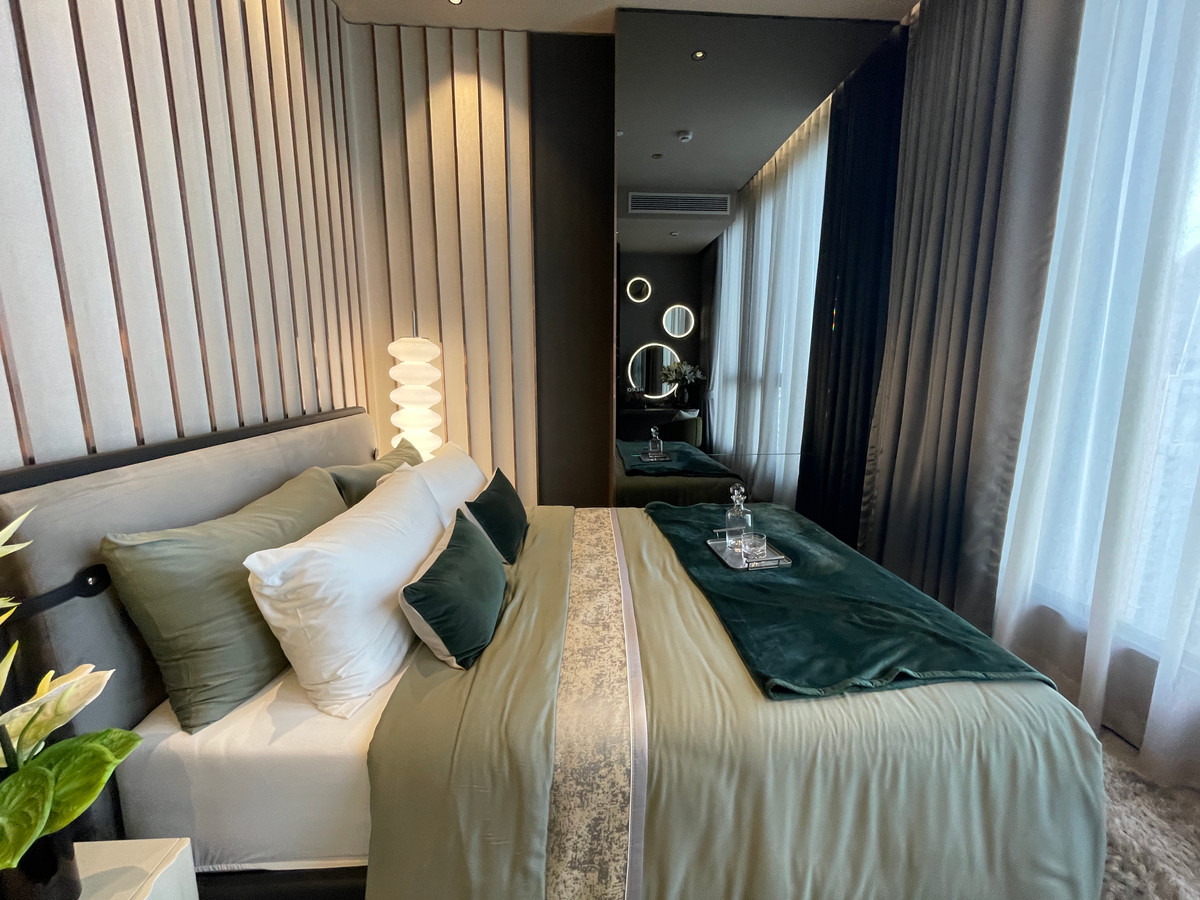 For SaleCondoSukhumvit, Asoke, Thonglor : Condo for sale, best price! Hyde Heritage Thonglor, 36th floor, beautiful view, north, panoramic city view, 3 bedrooms, fully furnished, ready to move in, usable area 136 sq m. Super Luxury Condo, next to Sukhumvit, near BTS Thonglor.