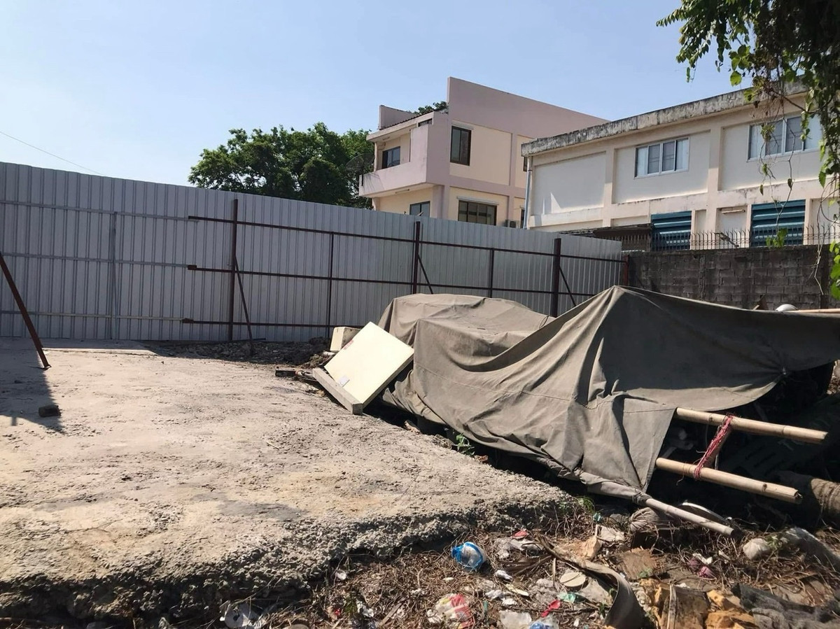 ที่ดินพุทธมณฑล ศาลายา : ขายที่ดิน 155 ตารางวา ติดถนนสามแยกไฟฉาย - พุทธมณฑลสาย4 