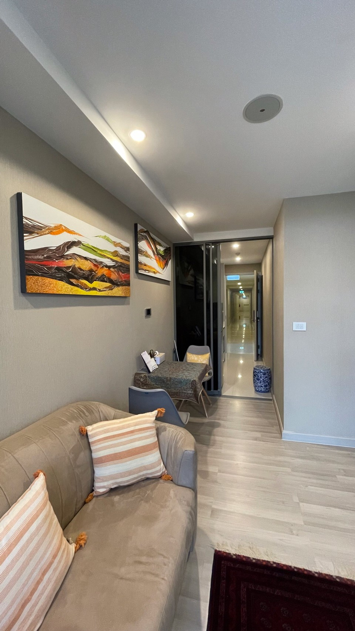 For RentCondoOnnut, Udomsuk : Sign Condo Sukhumvit 50, beautiful corner room, fully furnished, ready to move in. There is a shuttle to BTS.