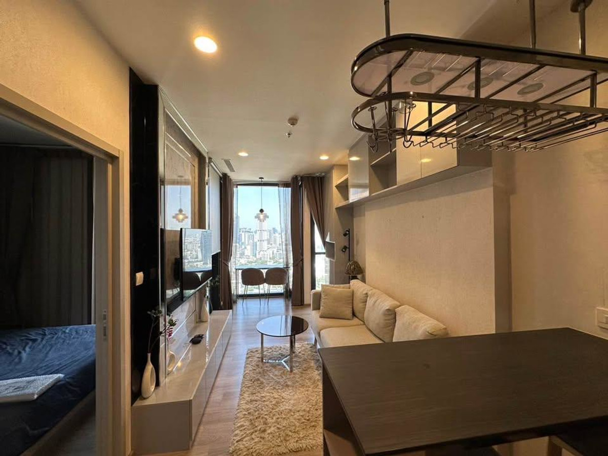 For RentCondoSukhumvit, Asoke, Thonglor : 💎 GT16178 | Condo Oka Haus Sukhumvit 36, convenient travel, has a shuttle, beautiful room, fully furnished, ready to move in!!