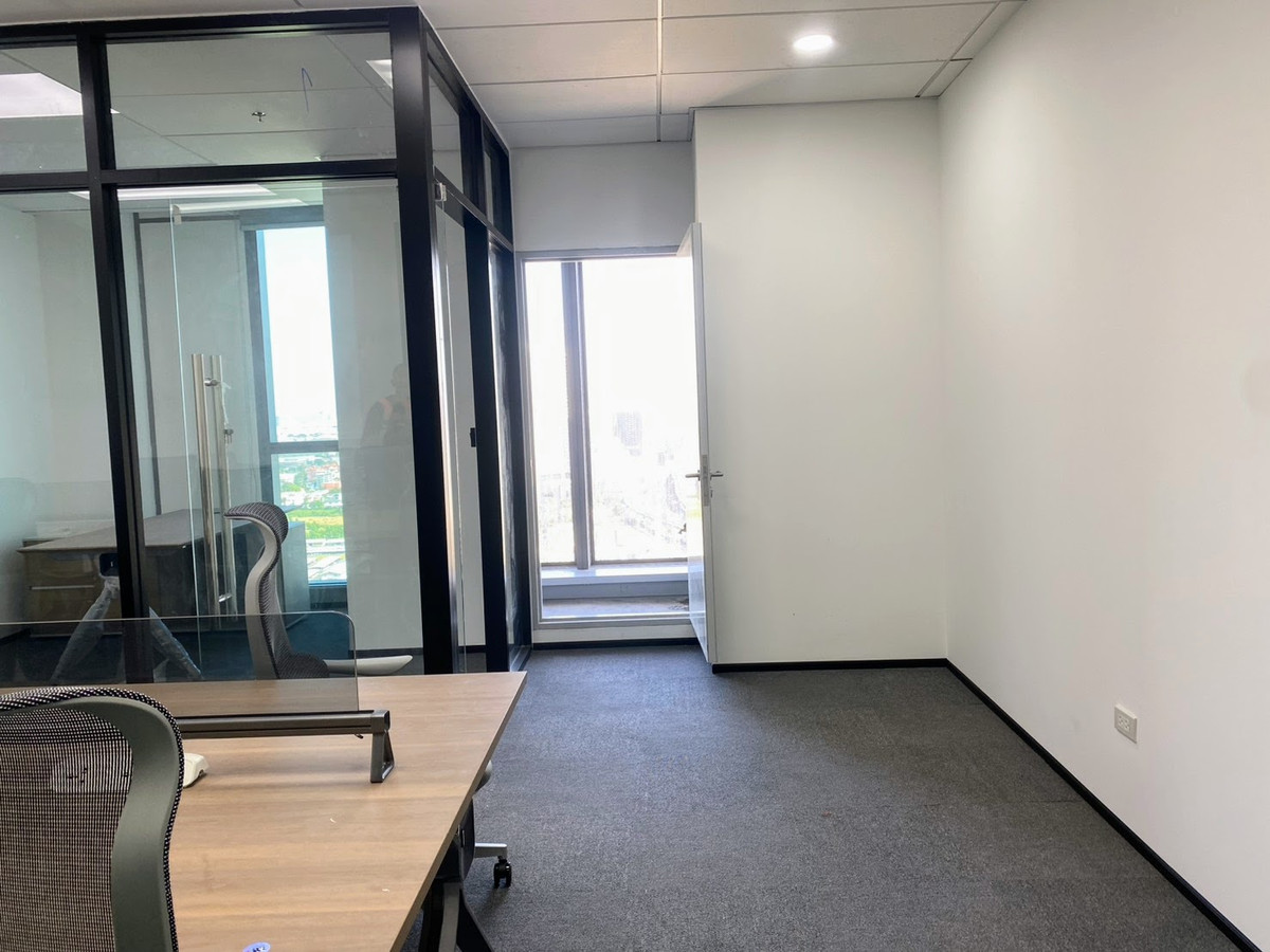 For RentOfficeRama9, Petchburi, RCA : WoKii @V One Tower 45sqm Service Office For RENT Fully Furnished Ready to Move Near MRT Phraram 9 Central Rama 9 Pra Ram 9 Hospital
