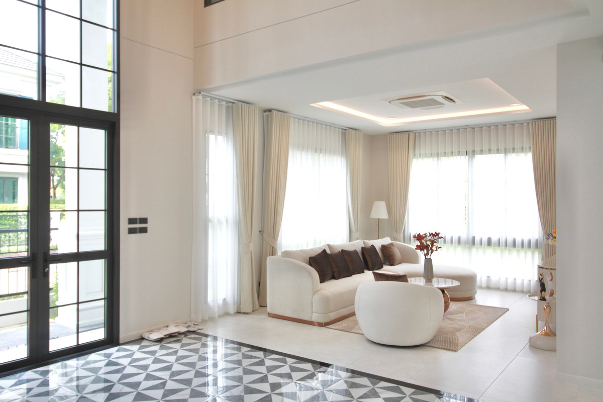 HouseBangna, Bearing, Lasalle : Setthasiri Bangna Km.10 Corner Plot Luxury Home Next to Clubhouse Please call: 082-894-4624