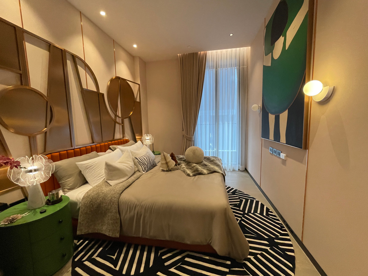 For SaleCondoSukhumvit, Asoke, Thonglor : Condo for sale, best price! Hyde Heritage Thonglor, 36th floor, beautiful view, north, panoramic city view, 3 bedrooms, fully furnished, ready to move in, usable area 136 sq m. Super Luxury Condo, next to Sukhumvit, near BTS Thonglor.